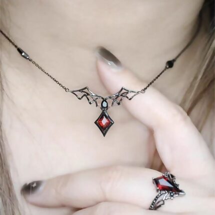sylus witch style necklace