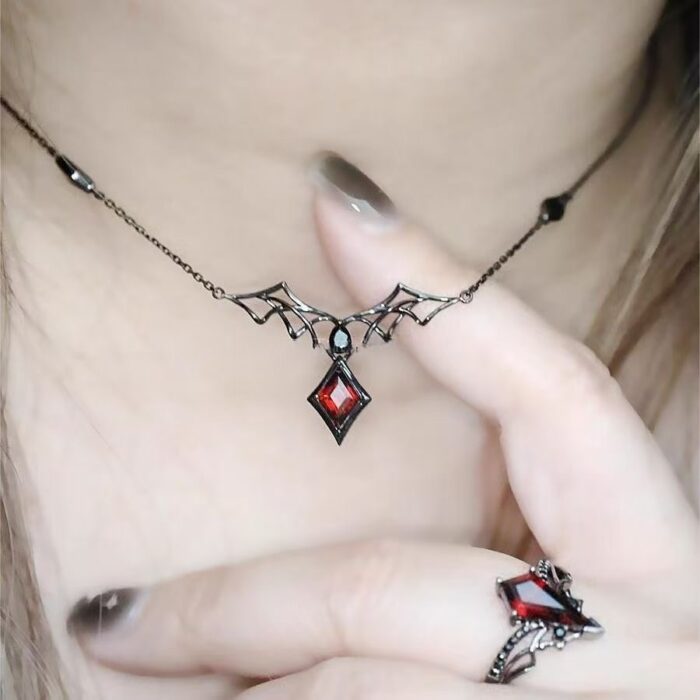 sylus witch style necklace